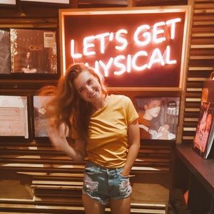 Meet your Posher, Cami